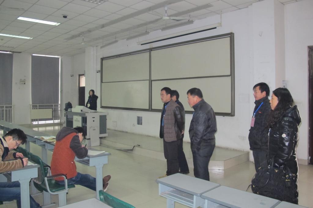 巡考员巡视考场